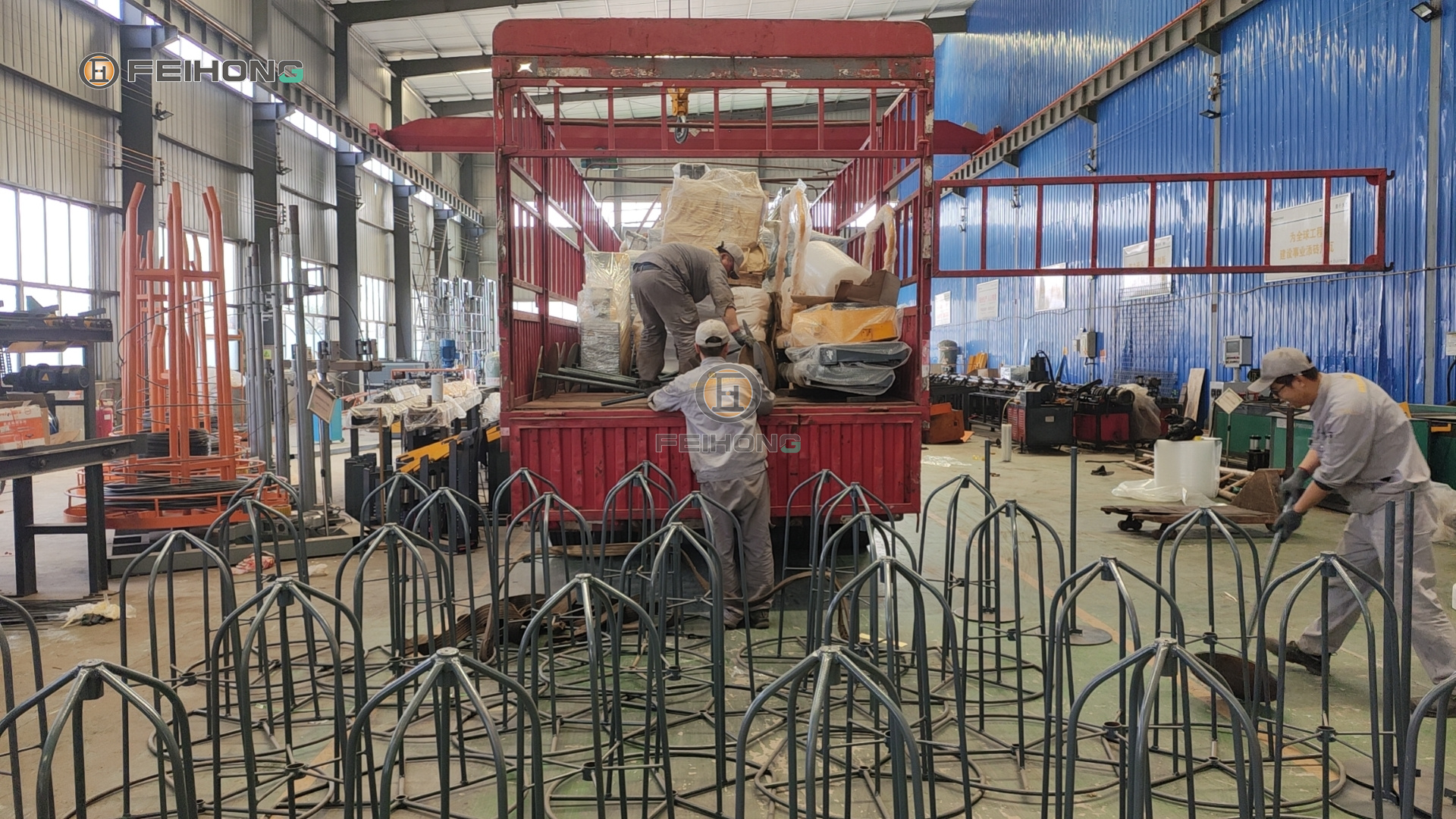 喜訊！熱烈慶祝飛宏5套數(shù)控鋼筋加工設(shè)備裝車完畢順利發(fā)出