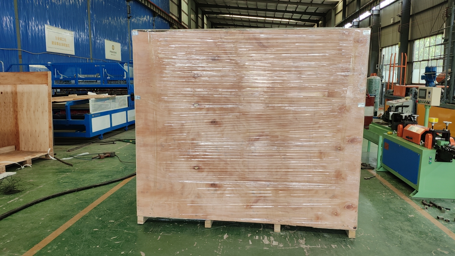 喜訊！熱烈慶祝飛宏1套數(shù)控鋼筋鋸床設(shè)備裝車完畢順利發(fā)出